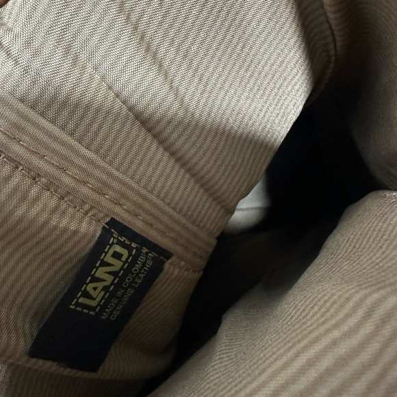 LAND Leather Goods Sling Bag Made in Columbia 100% Leather EUC - Picture 5 of 6